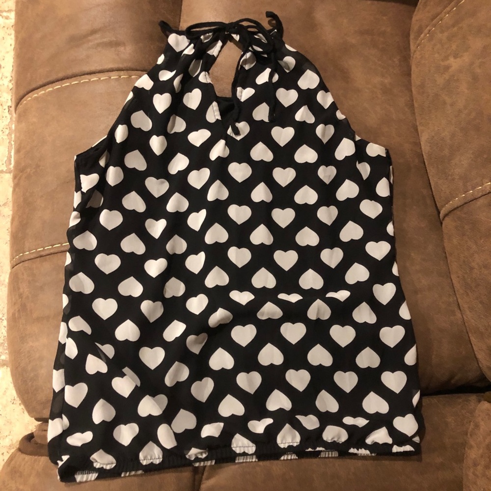 2/$10🛍Express Heart Top - Picture 3 of 5